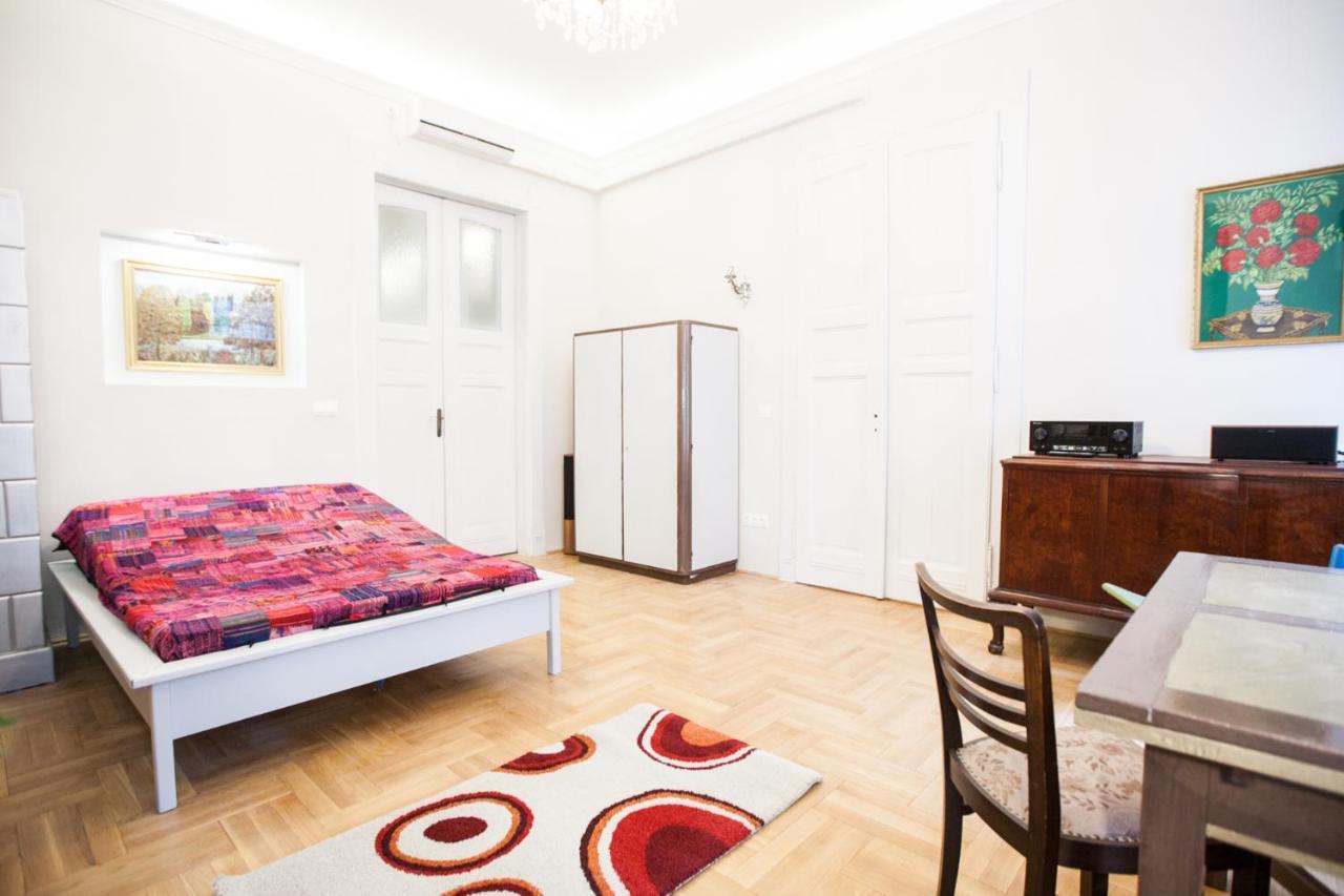 N40 By Small Home Budapest Eksteriør bilde