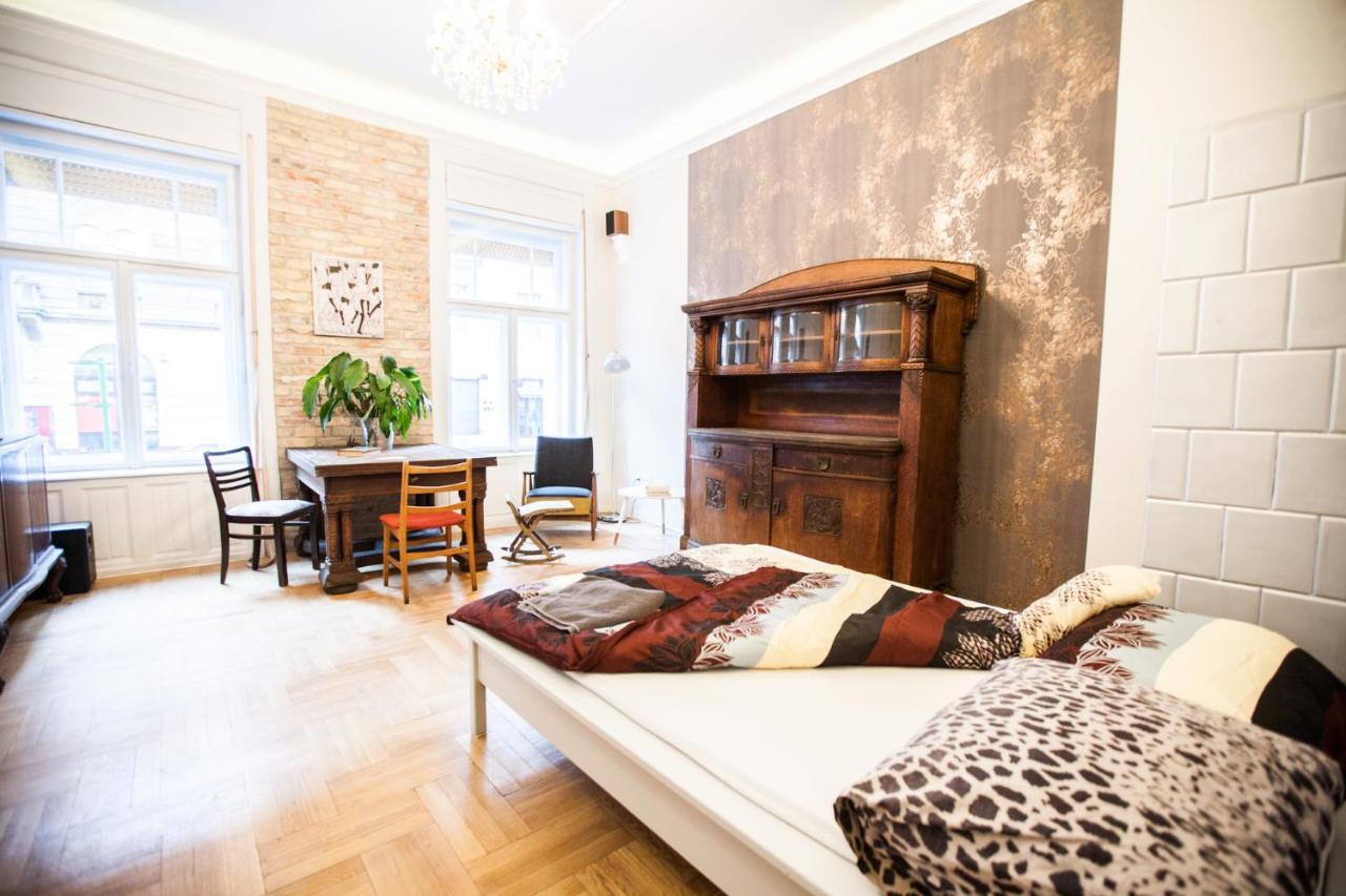 N40 By Small Home Budapest Eksteriør bilde