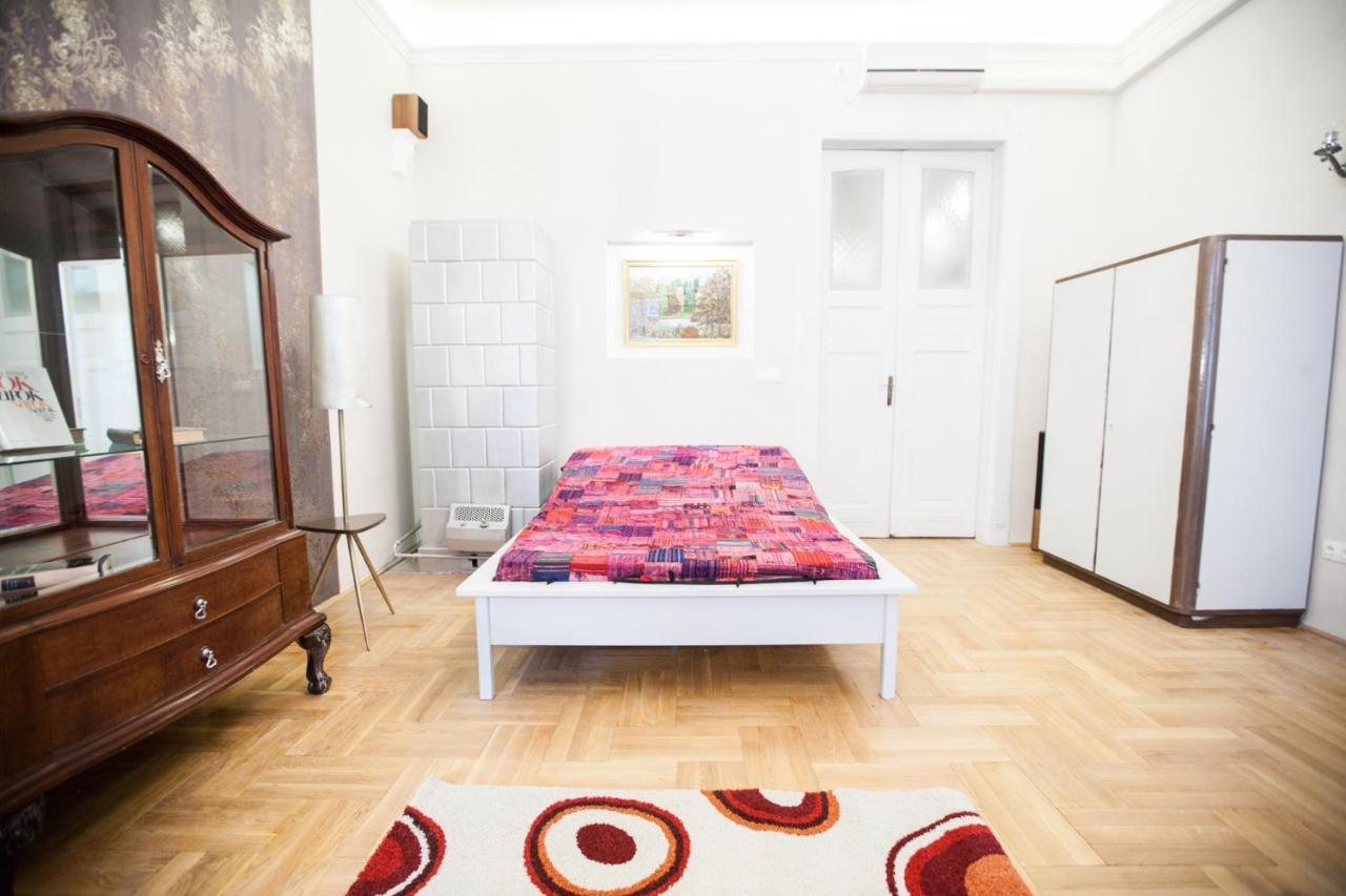 N40 By Small Home Budapest Eksteriør bilde