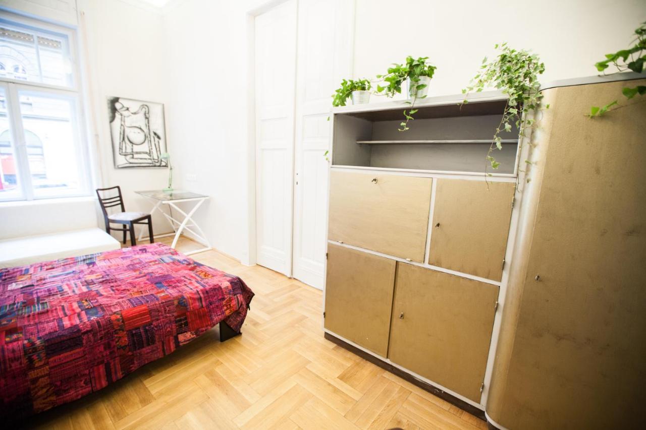 N40 By Small Home Budapest Eksteriør bilde
