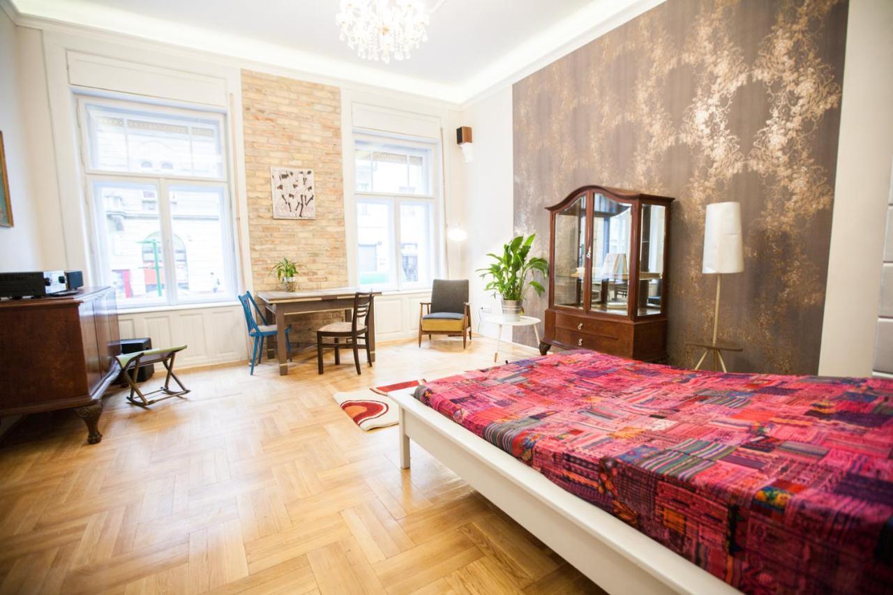 N40 By Small Home Budapest Eksteriør bilde
