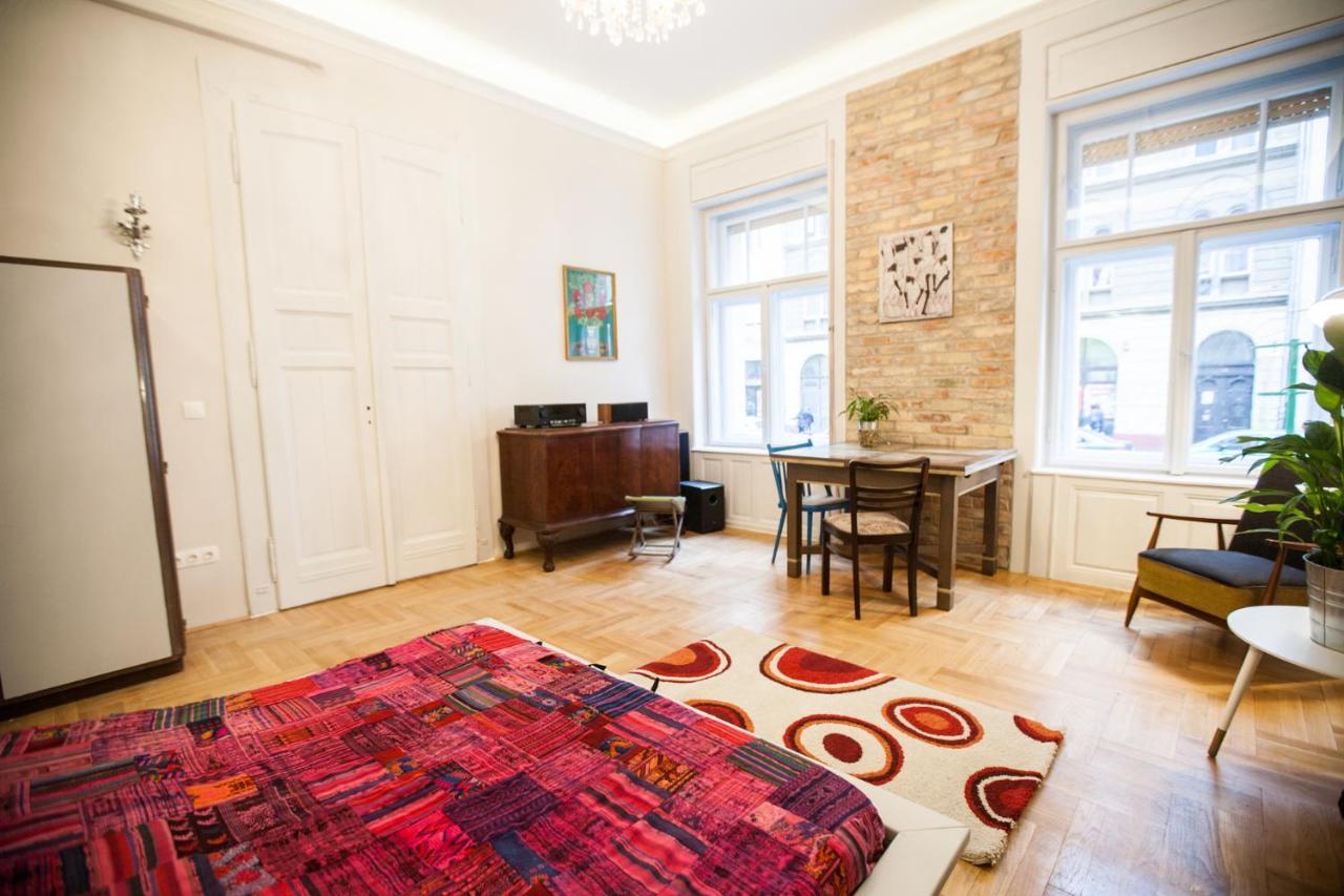 N40 By Small Home Budapest Eksteriør bilde