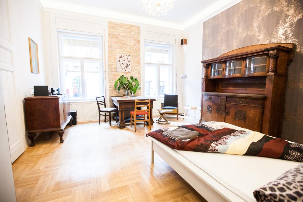 N40 By Small Home Budapest Eksteriør bilde